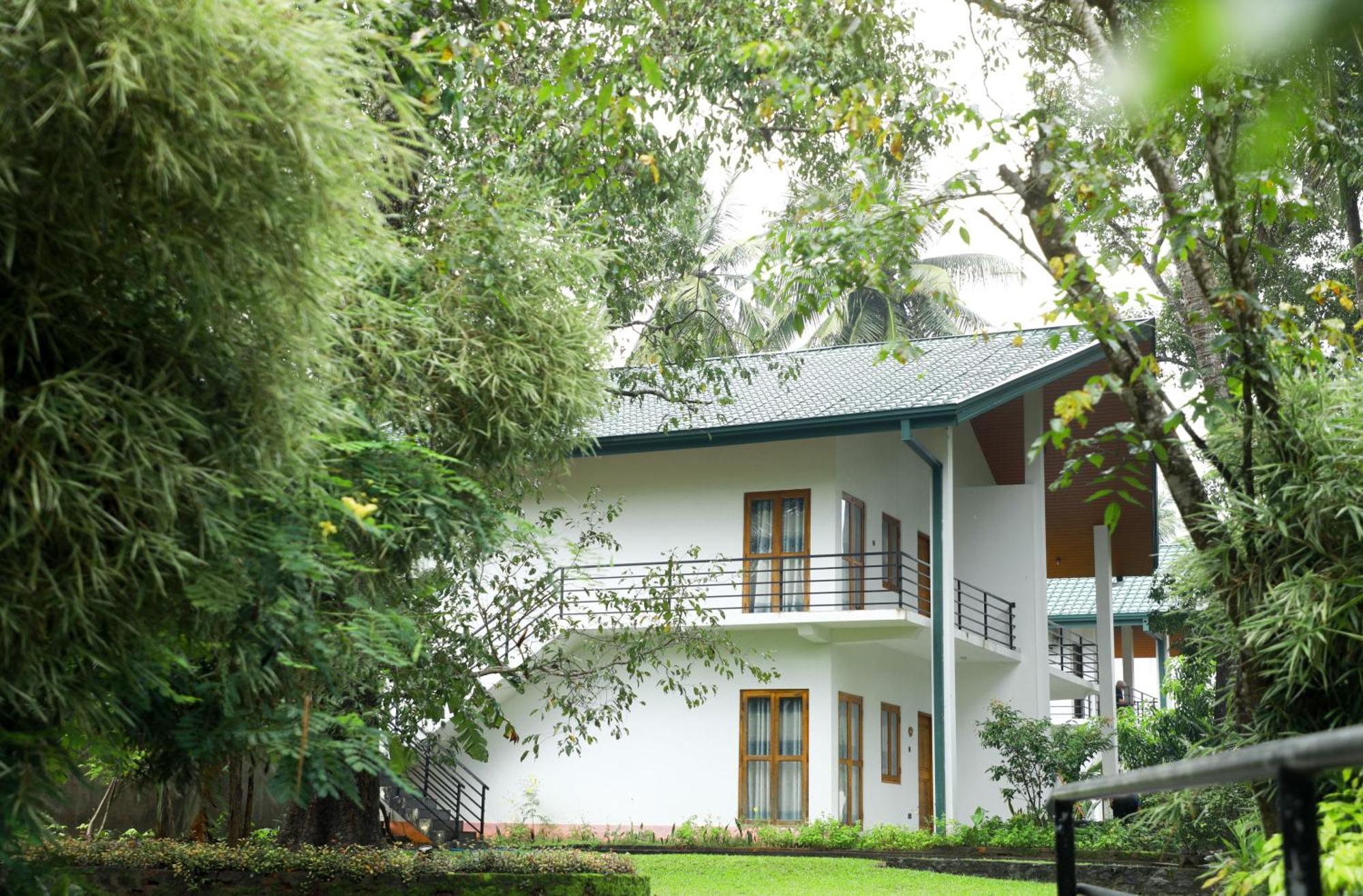 Athkandura Hotel Habarana Exterior photo